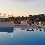 Villa Nel Blu Dipinto Di Blu *